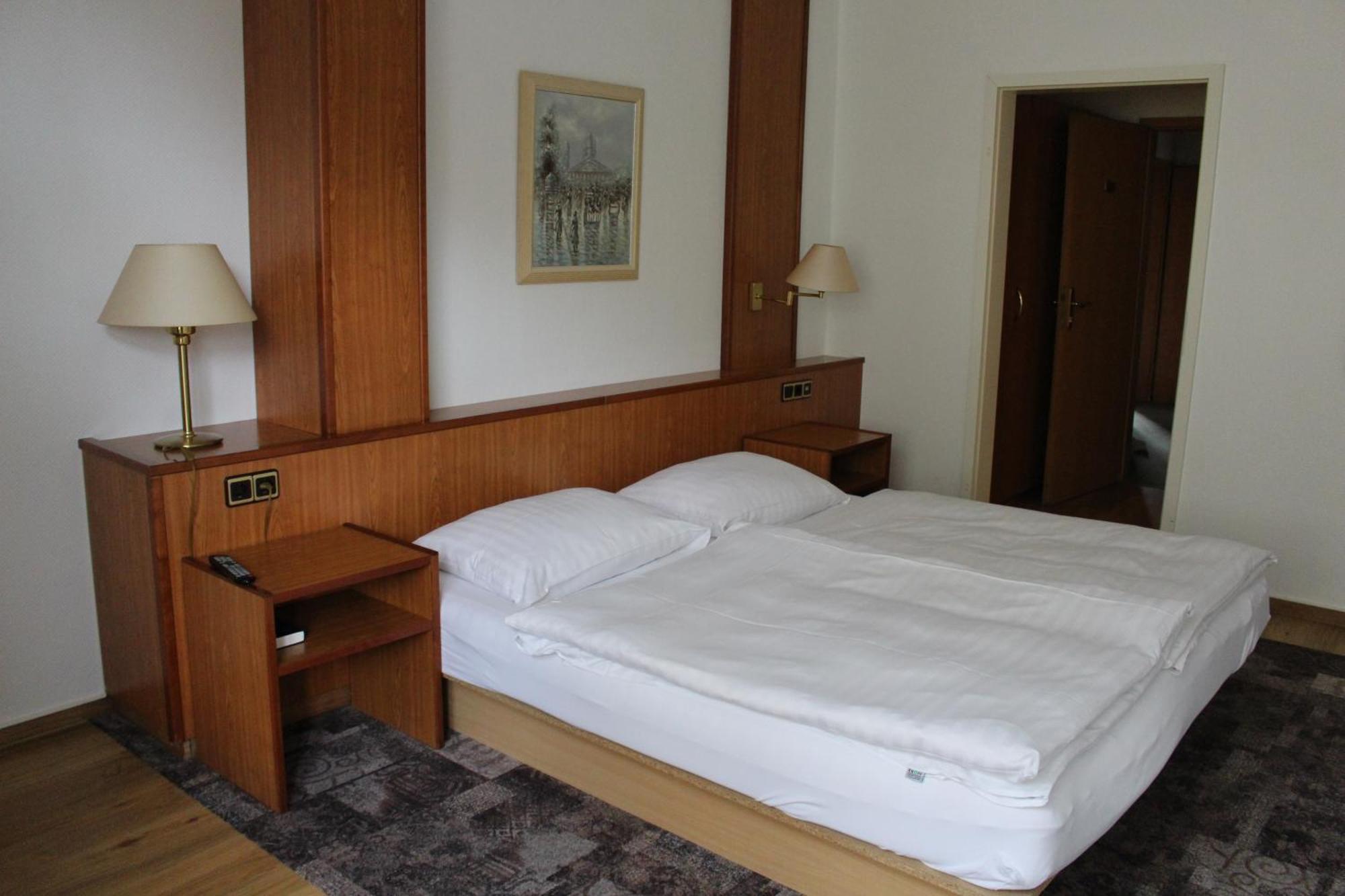 Hotel Zur Post Neubruchhausen ภายนอก รูปภาพ