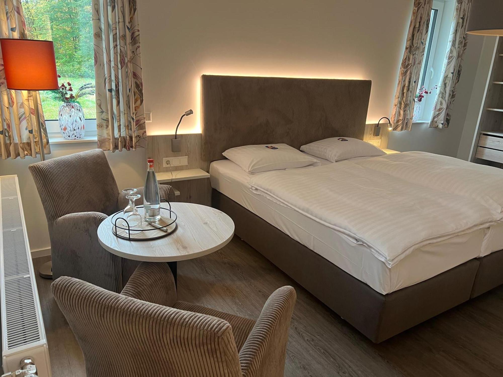 Hotel Zur Post Neubruchhausen ภายนอก รูปภาพ