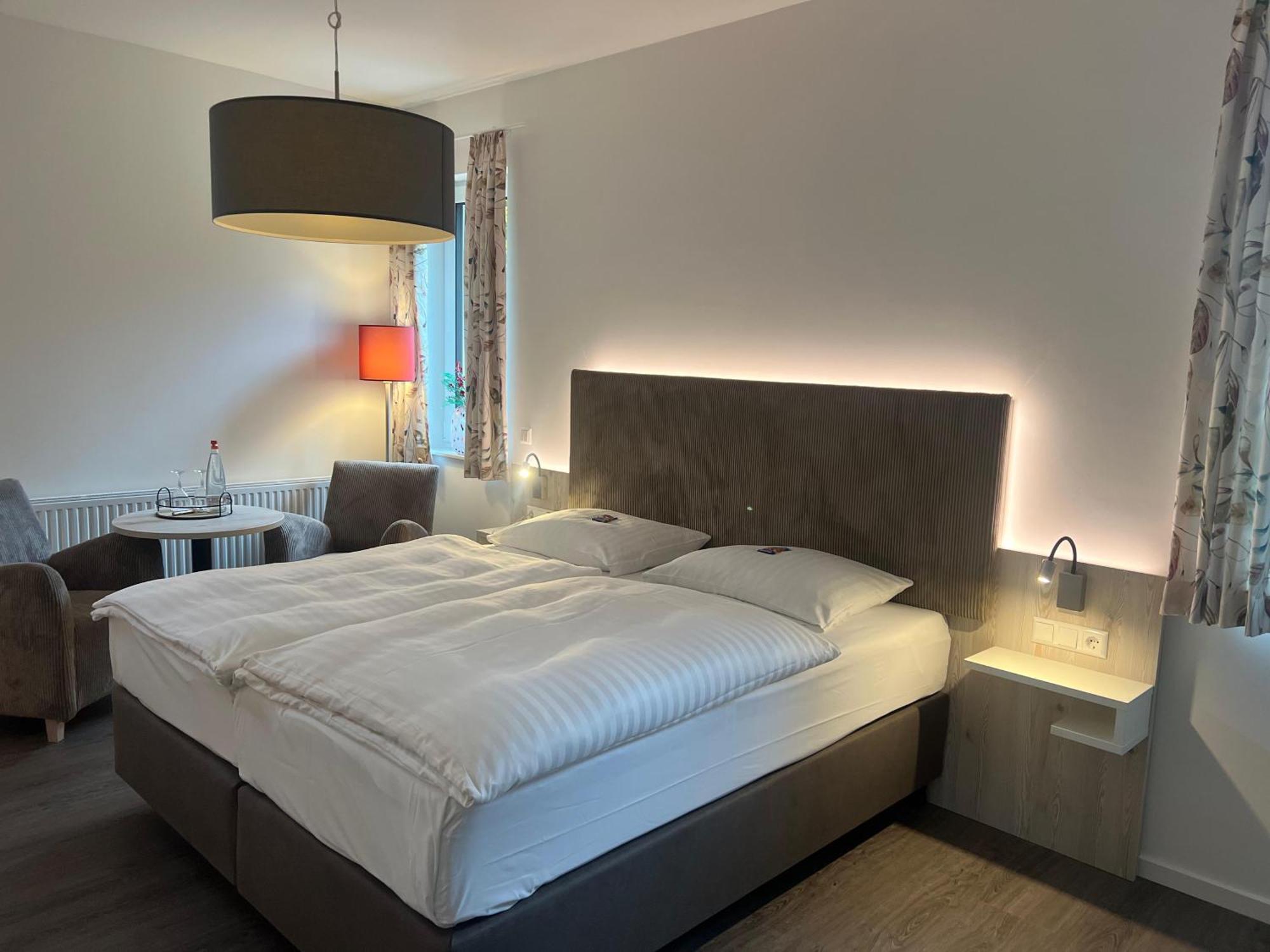 Hotel Zur Post Neubruchhausen ภายนอก รูปภาพ
