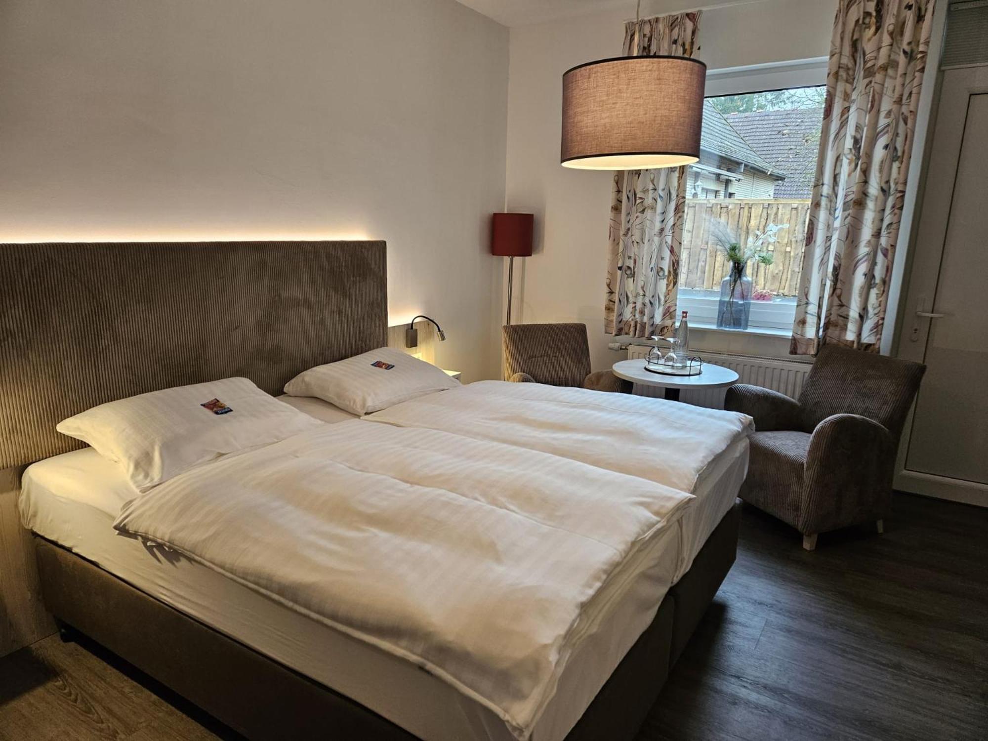 Hotel Zur Post Neubruchhausen ภายนอก รูปภาพ