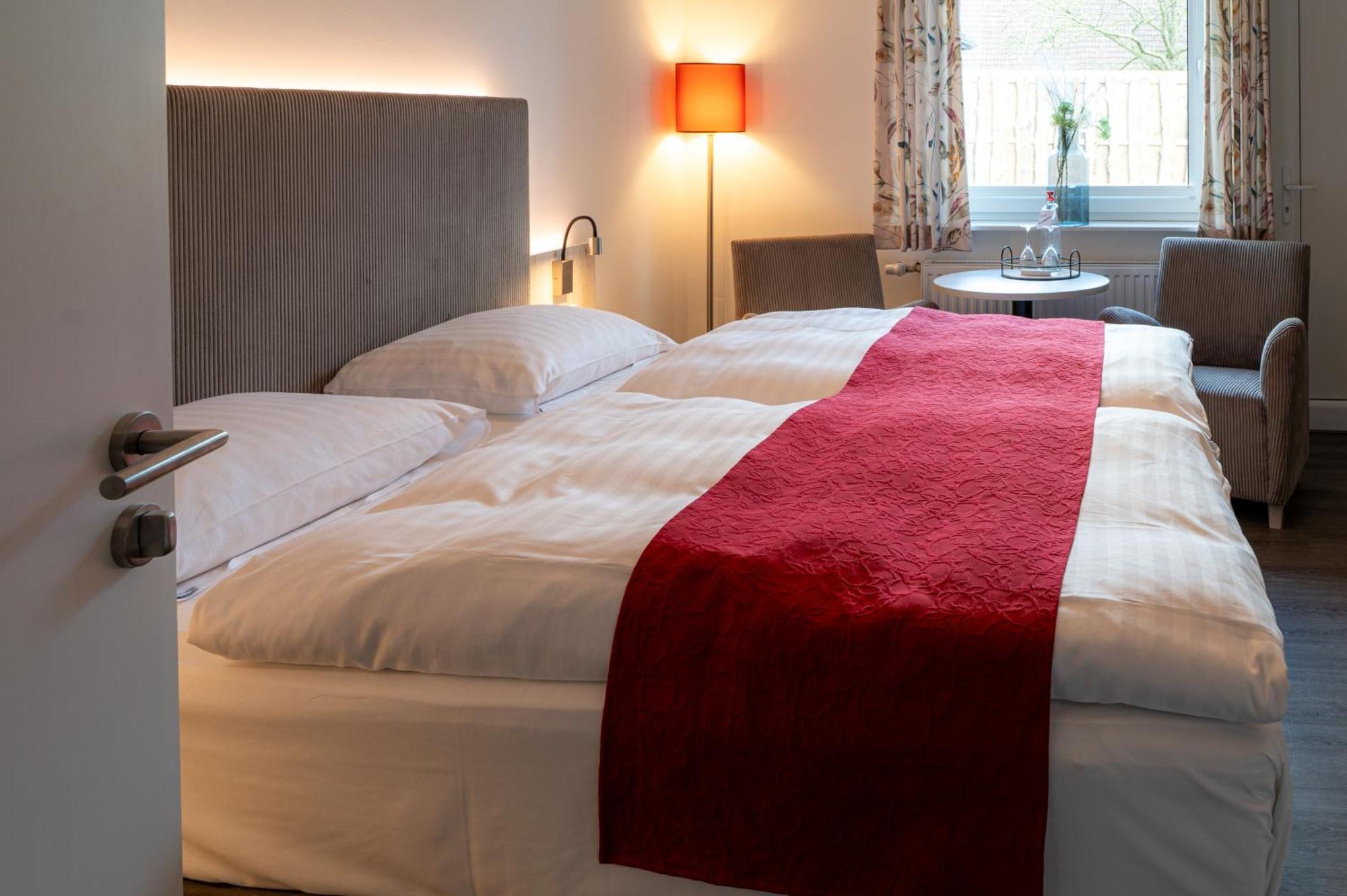 Hotel Zur Post Neubruchhausen ภายนอก รูปภาพ