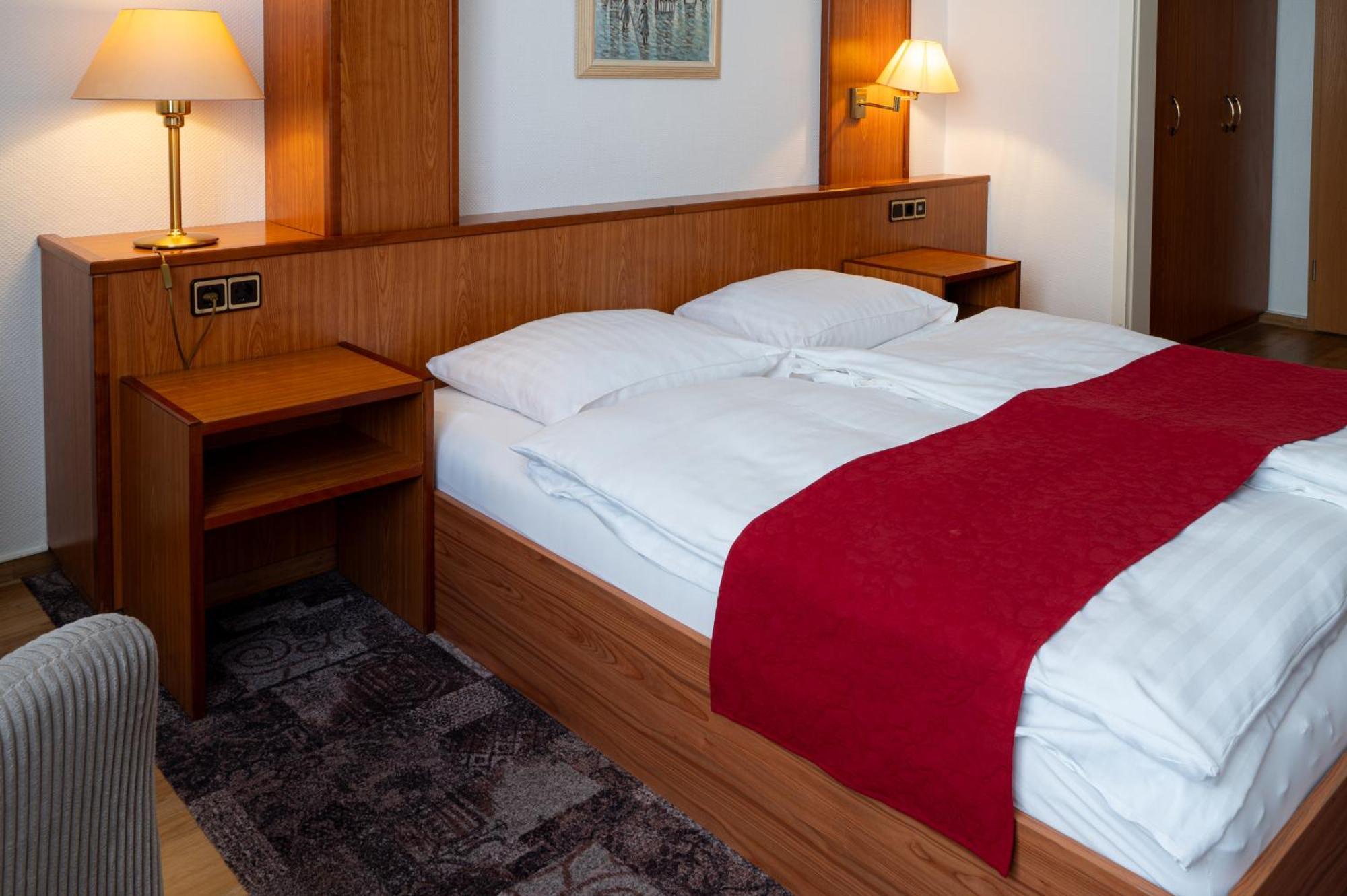 Hotel Zur Post Neubruchhausen ภายนอก รูปภาพ